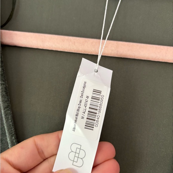 BALTIC BORN Alison Velvet Wrap Midi Dress Eucalpytus SZ Medium NWT - Picture 4 of 4